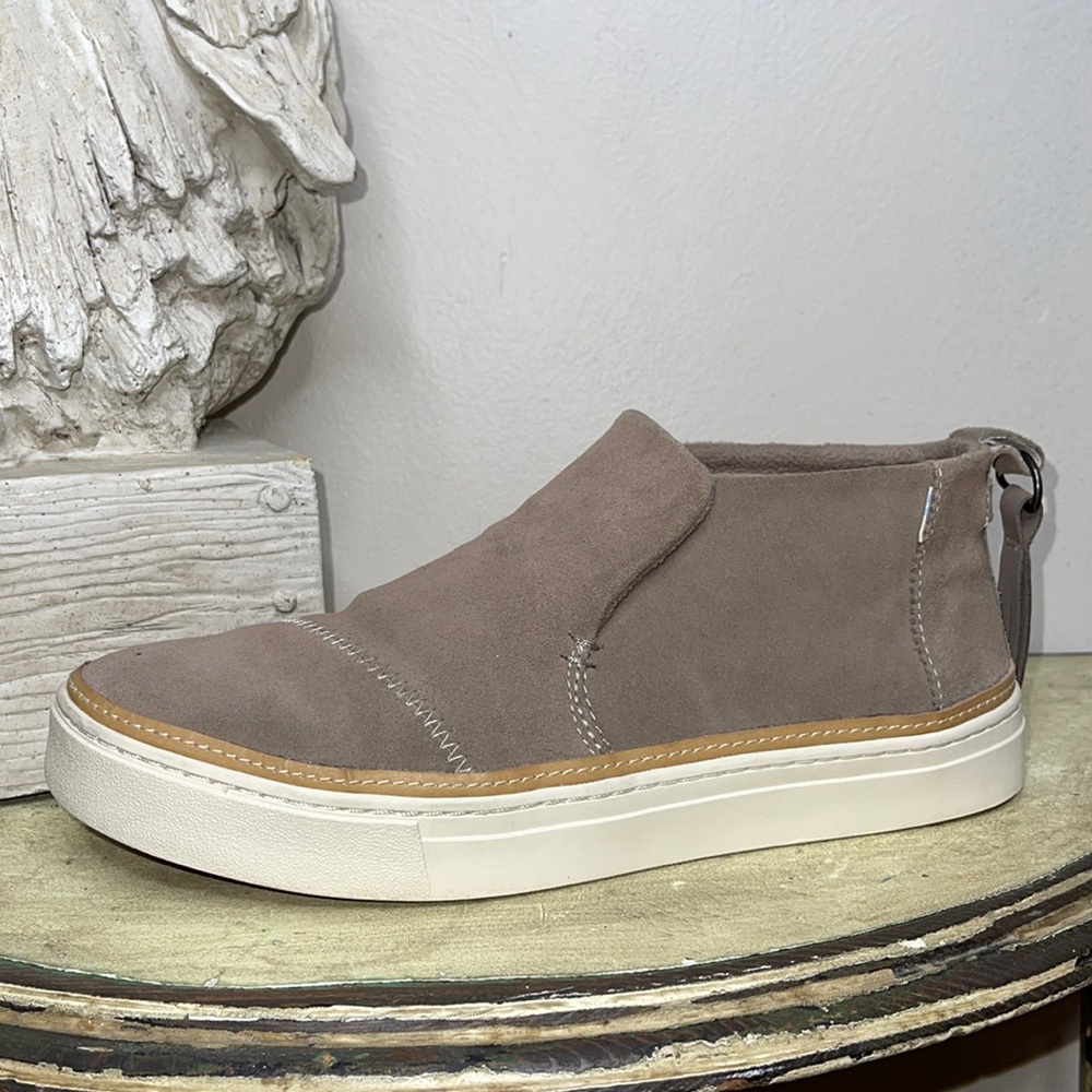 Tom’s Paxton Slip On Shoe size 9 1/2